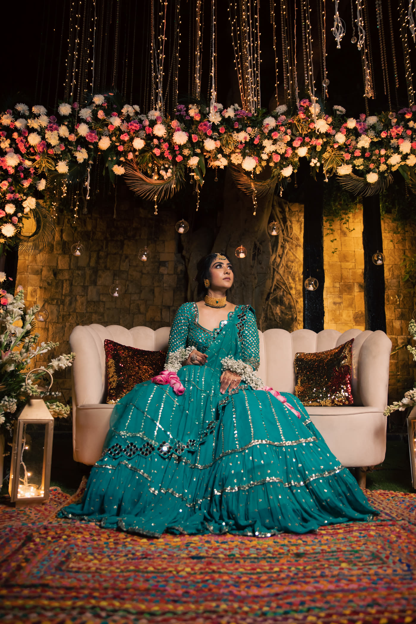A bride in teal on the stage